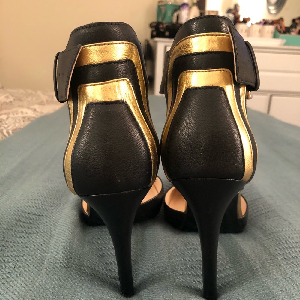 Black & Gold Nine West Heels - Picture 3 of 6